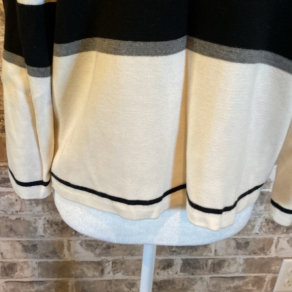 Liz Claiborne Career 3/4 sleeve cardigan. Waist length. Size L. - Picture 15 of 16